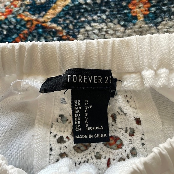 Forever 21 White Eyelet Handkerchief Top - Picture 8 of 9